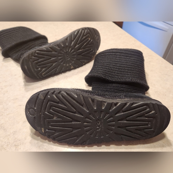 UGG Classic Cardy Knit Boots - Picture 5 of 9